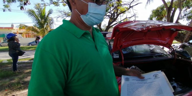 TRABAJADORES DEL DIF PUGNAN POR NUEVO DIRIGENTE