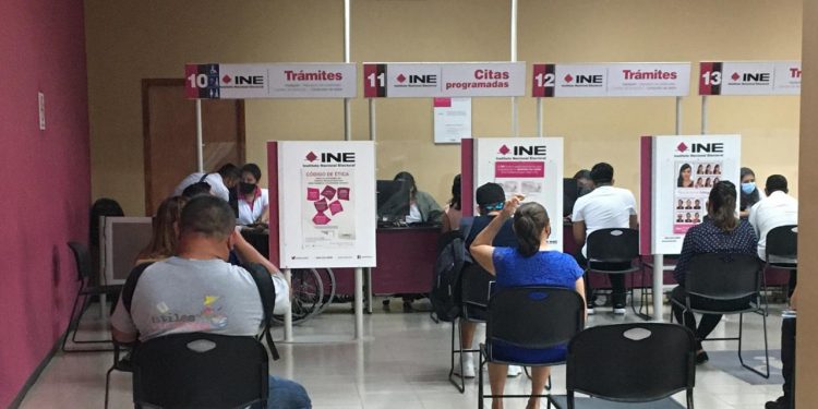 ABARROTADOS MÓDULOS DEL INE