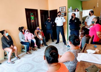 FOMENTA AYUNTAMIENTO TRABAJO COORDINADO ENTRE VECINOS Y POLICÍAS DE ISLA MUJERES
