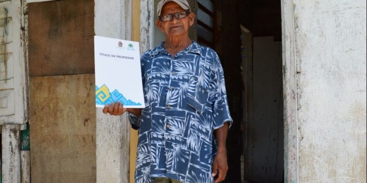 FAMILIAS DE CANCÚN RECIBIRÁN SU TÍTULO DE PROPIEDAD DE MANOS DEL GOBERNADOR CARLOS JOAQUÍN