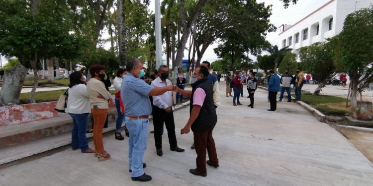 AMENAZAN TRABAJADORES DEL AYUNTAMIENTO DE OPB EN PARO DE LABORES