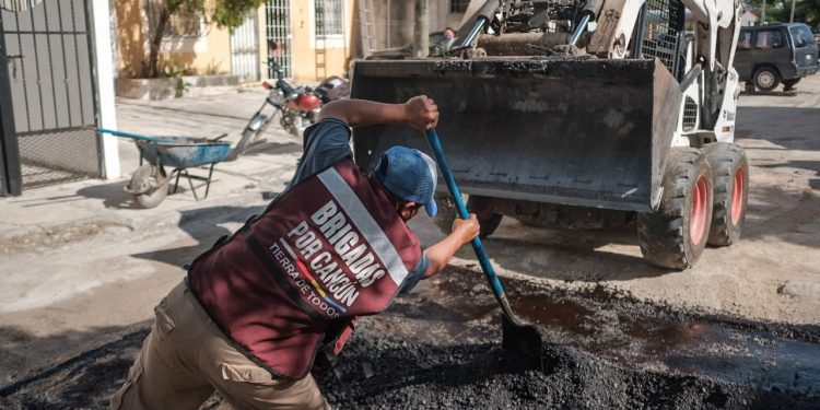 GOBIERNO DE BJ DA BANDERAZO A MEGA BACHEO Y REENCARPETAMIENTO