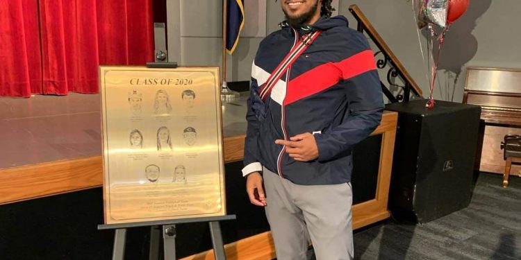 LAVANCE TAYLOR LLEGA A LOS JEFES PARA SER UN CAUDILLO