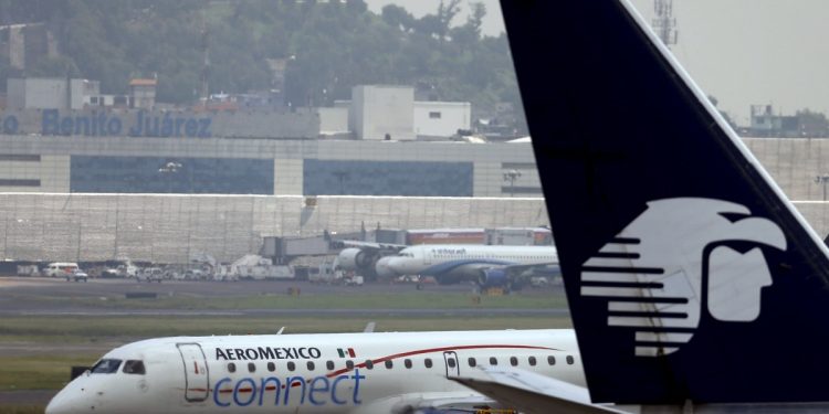 AEROMÉXICO LLEGA A ACUERDO CON PILOTOS Y SOBRECARGOS PARA EVITAR HUELGA