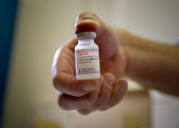 AUTORIDAD SANITARIA ALERTA SOBRE VENTA ILEGAL DE VACUNA DE MODERNA EN MÉXICO