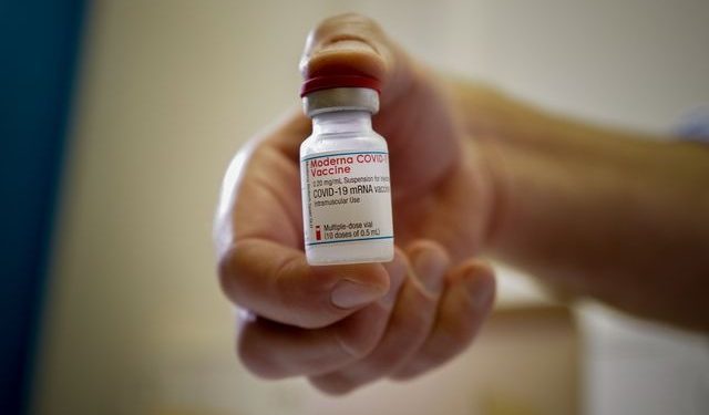 AUTORIDAD SANITARIA ALERTA SOBRE VENTA ILEGAL DE VACUNA DE MODERNA EN MÉXICO