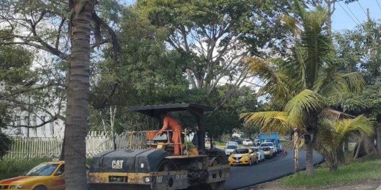 AVANZA REHABILITACIÓN DE PERIFÉRICO A LA ALTURA DE CASA BLANCA