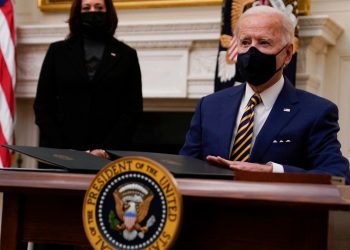BIDEN APRUEBA AMPLIAR LA AYUDA FEDERAL A LAS FAMILIAS ANTE LA «EMERGENCIA NACIONAL»