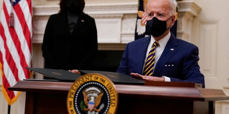 BIDEN APRUEBA AMPLIAR LA AYUDA FEDERAL A LAS FAMILIAS ANTE LA «EMERGENCIA NACIONAL»