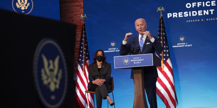 BIDEN ESPERA VACUNAR CONTRA LA COVID A 100 MILLONES DE PERSONAS EN LOS PRIMEROS 100 DÍAS DE SU GESTIÓN