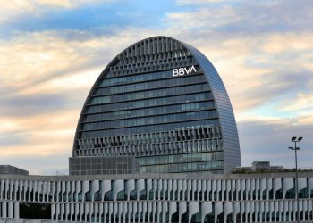 EL BBVA GANA 606 MILONES EN ESPAÑA EN 2020, UN 56,3 % MENOS, POR EL COVID-19