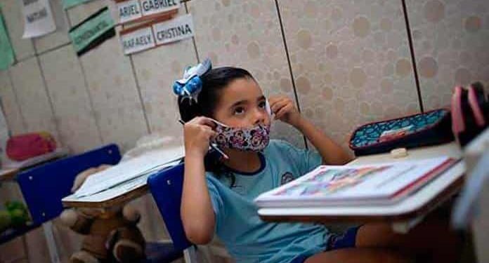 EL GOBIERNO DE MÉXICO AFIRMA QUE PREPARA «UN REGRESO SEGURO» A LAS AULAS