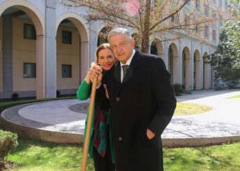 AMLO PIDE MANTENER LA FE Y DICE QUE 2021 SERÁ UN MEJOR AÑO