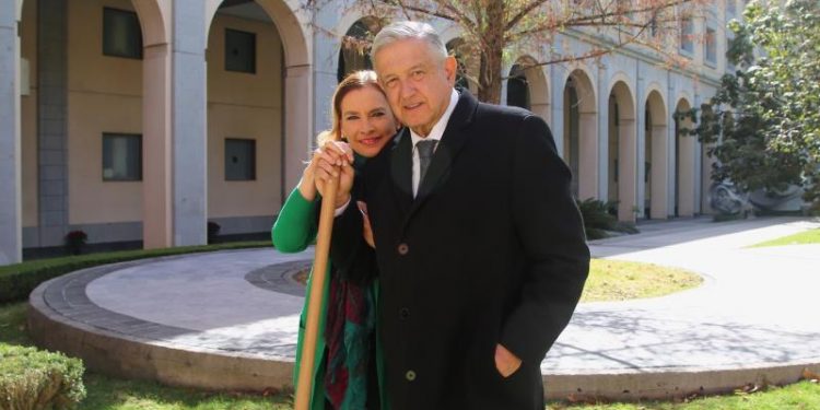 AMLO PIDE MANTENER LA FE Y DICE QUE 2021 SERÁ UN MEJOR AÑO