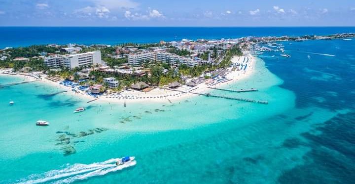 ARRANCA 2021 GOBIERNO DE ISLA MUJERES MANTENIENDO LA LIMPIEZA DE PLAYAS