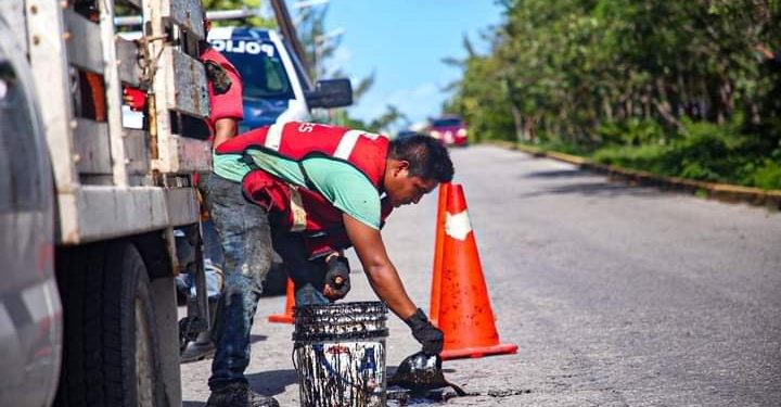INICIA GOBIERNO MUNICIPAL EL 2021 CON TRABAJOS DE BACHEO EN ISLA MUJERES