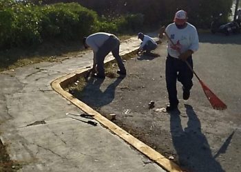BRINDA GOBIERNO MUNICIPAL CONSTANTE LIMPIEZA EN PARQUES Y JARDINES DE ISLA MUJERES