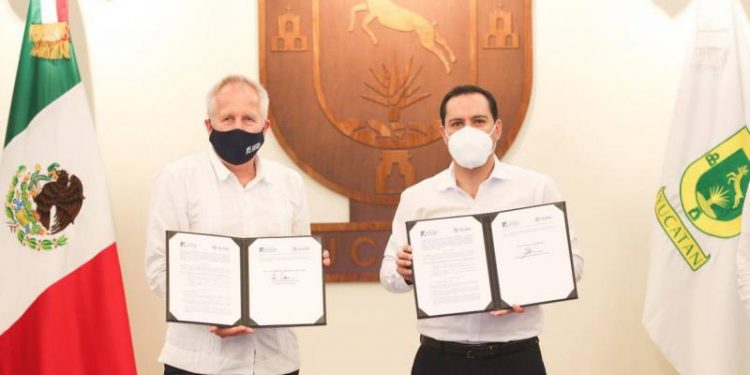 FIRMA MAURICIO VILA DOSAL CONVENIO DE COOPERACIÓN CON LA FUNDACIÓN KONRAD ADENAUER