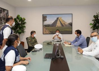 GOBIERNO DEL ESTADO Y FUERZAS ARMADAS ESTRECHAN COORDINACIÓN PARA IMPLEMENTAR LA VACUNACIÓN CONTRA EL CORONAVIRUS EN YUCATÁN