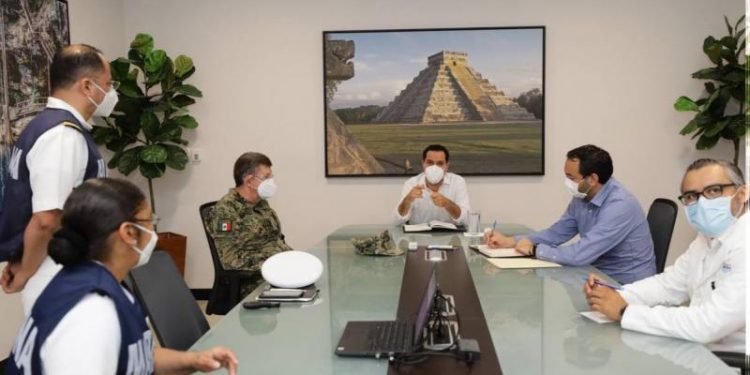 GOBIERNO DEL ESTADO Y FUERZAS ARMADAS ESTRECHAN COORDINACIÓN PARA IMPLEMENTAR LA VACUNACIÓN CONTRA EL CORONAVIRUS EN YUCATÁN