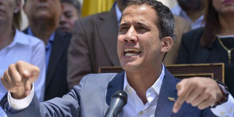 GUAIDÓ INSTALA EN VENEZUELA UN PARLAMENTO CONTINUISTA CON MENOS APOYOS