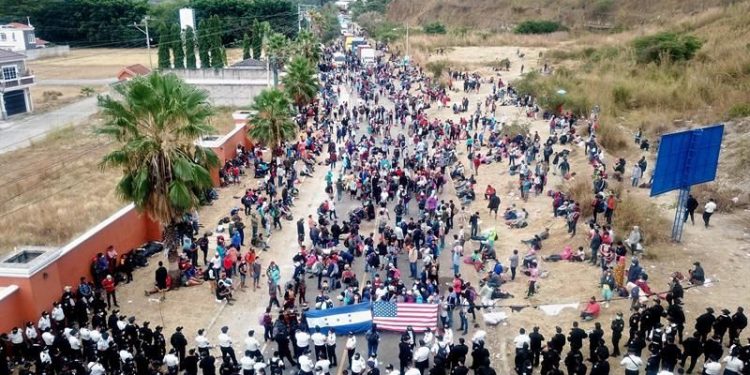 GUATEMALA DISUELVE CON EL USO DE LA FUERZA A CARAVANA MIGRANTE HONDUREÑA