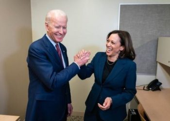 HARRIS RENUNCIA COMO SENADORA Y BIDEN AYUDA A ONG A 2 DÍAS DE SU INVESTIDURA
