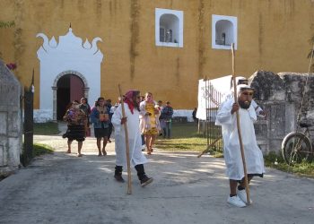 EL DIABLO, LOS PASTORES Y EL NIÑO DIOS RECORREN LAS CALLES DE TIHOSUCO