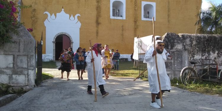 EL DIABLO, LOS PASTORES Y EL NIÑO DIOS RECORREN LAS CALLES DE TIHOSUCO