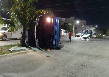 SE VUELCA TURICÚN, UNA MUJER RESULTA LESIONADA