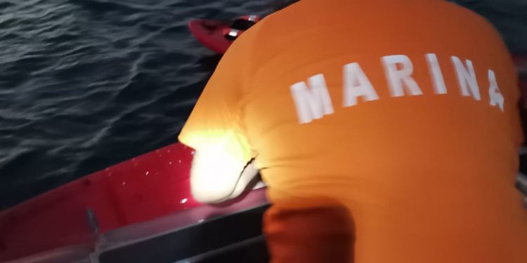 LA SEMAR RESCATA A DOS PERSONAS EN INMEDIACIONES DE MAHAHUAL