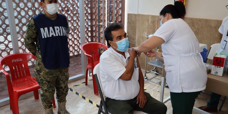 IMSS QUINTANA ROO AVANZA EN PRIMERA ETAPA DE VACUNACIÓN COVID
