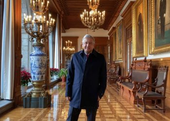 REAPARECE AMLO