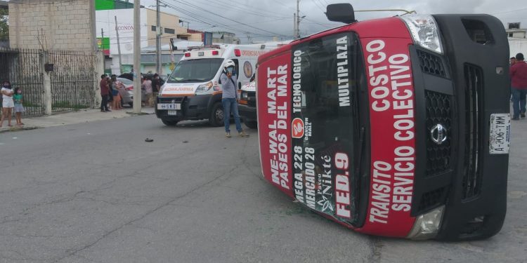 DEJA 7 LESIONADOS ACCIDENTE ENTRE VEHÍCULOS DE SERVICIO PÚBLICO