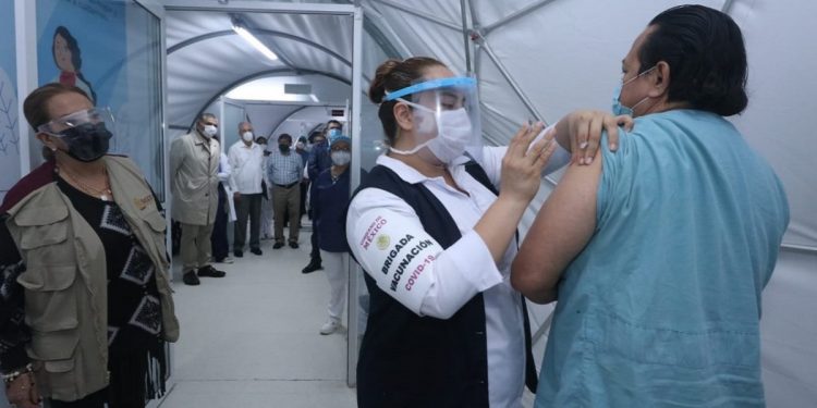 INICIA LA APLICACIÓN DE VACUNAS CONTRA EL COVID-19 EN TABASCO