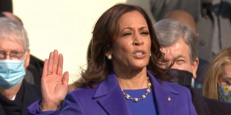 KAMALA HARRIS HACE HISTORIA AL JURAR COMO VICEPRESIDENTA DE EE.UU.