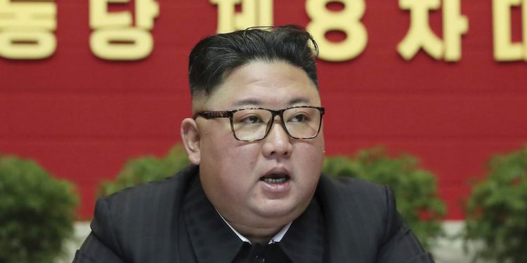 KIM JONG-UN SUBRAYA A EE.UU. COMO ENEMIGO Y PROMETE UN MAYOR DESARROLLO DE SUS ARMAS