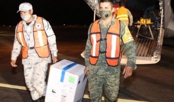 LLEGAN LAS PRIMERAS 9 MIL 975 VACUNAS CONTRA EL COVID-19 A TABASCO
