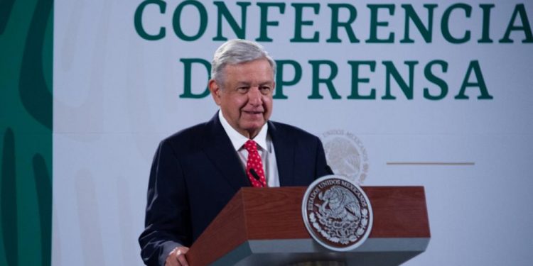 LÓPEZ OBRADOR APLAUDE EL PLAN MIGRATORIO DE BIDEN Y LA SUSPENSIÓN DEL MURO