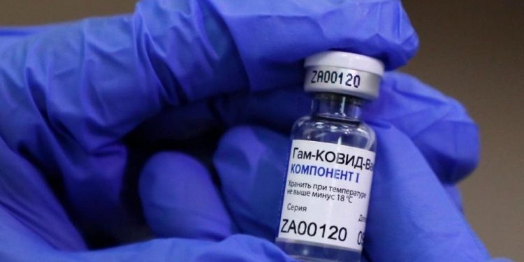 MÉXICO ANALIZA LA POSIBILIDAD DE COMPRAR 24 MILLONES DE DOSIS DE VACUNA RUSA