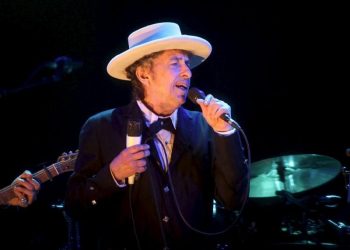 RECLAMAN A BOB DYLAN PARTE DEL DINERO OBTENIDO POR LA VENTA DE SUS CANCIONES