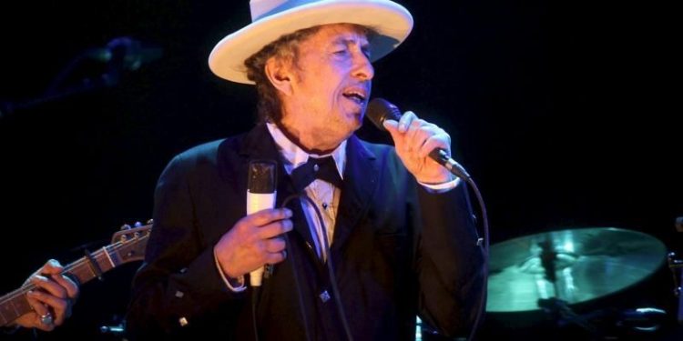 RECLAMAN A BOB DYLAN PARTE DEL DINERO OBTENIDO POR LA VENTA DE SUS CANCIONES