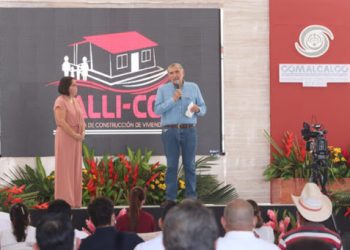RECONOCE ADÁN AUGUSTO CONTINUIDAD EN COMALCALCO DE PROGRAMA DE VIVIENDA CALLI-CO