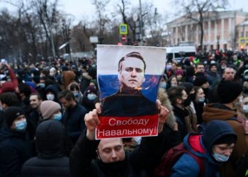 RUSIA RECHAZA LIBERAR A NAVALNI Y ABRE UNA CAMPAÑA DE PERSECUCIÓN DE SUS ALIADOS