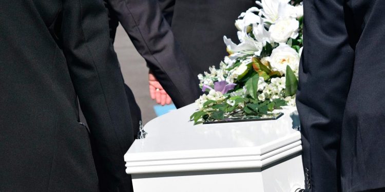 TRAS ACUDIR A VELORIO, 16 PERSONAS FALLECEN POR COVID