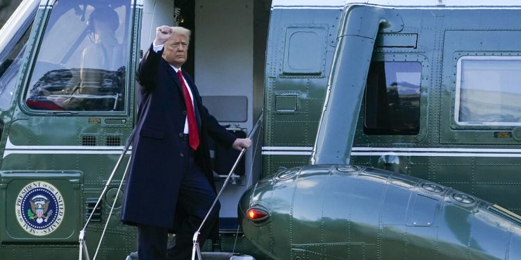 TRUMP DEJA LA CASA BLANCA