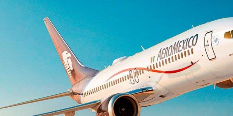 AEROMÉXICO DESPEDIRÁ A 374 SOBRECARGOS TRAS CAÍDA DEL 54,2 % DE PASAJEROS