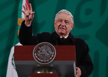 AMLO SEÑALA QUE LA DISTRIBUCIÓN DE LA VACUNA FUE «OPERATIVO MUY EFICAZ»