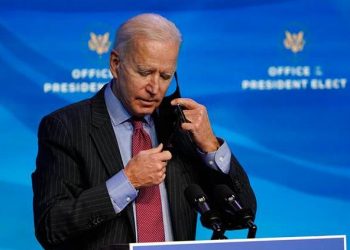 BIDEN CELEBRA QUE TRUMP NO VAYA A SU INVESTIDURA, PERO NO PIDE SU DESTITUCIÓN