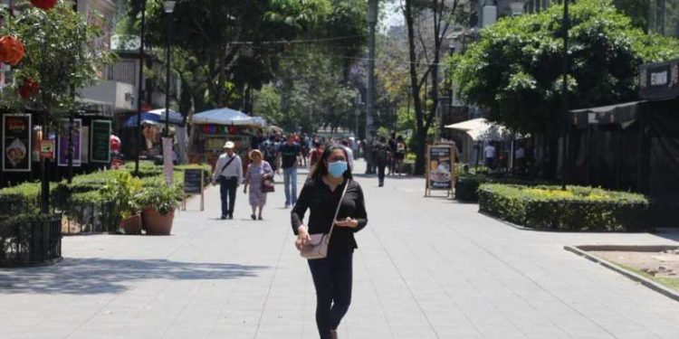 CIUDAD DE MÉXICO PROLONGA UNA SEMANA EL CIERRE DE ACTIVIDADES NO ESENCIALES